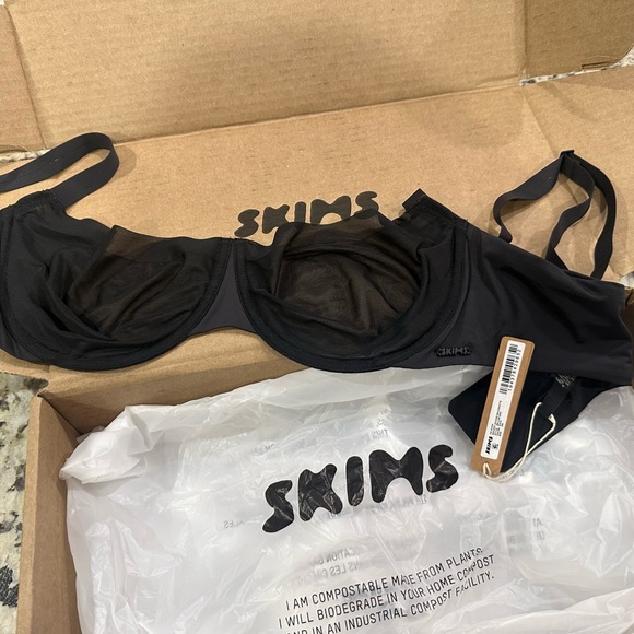 Skims bra - Picture 2 of 4